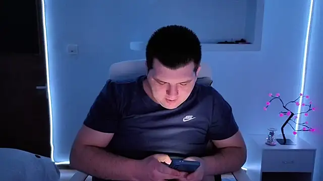 Snapshot of JasonJacks chatting on January 8, 4:04 am JasonJacks online show from January 8, 4:04 am