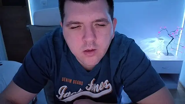 Snapshot of JasonJacks chatting on February 4, 3:12 am JasonJacks online show from February 4, 3:12 am