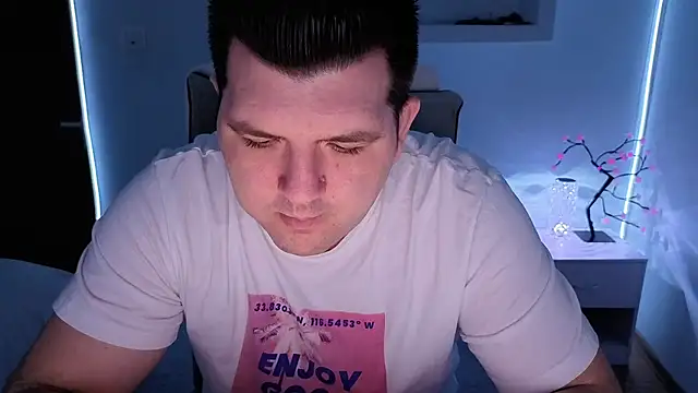 Snapshot of JasonJacks chatting on February 9, 5:11 am JasonJacks online show from February 9, 5:11 am