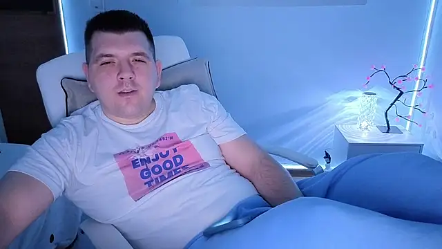 Snapshot of JasonJacks chatting on February 24, 4:10 am JasonJacks online show from February 24, 4:10 am