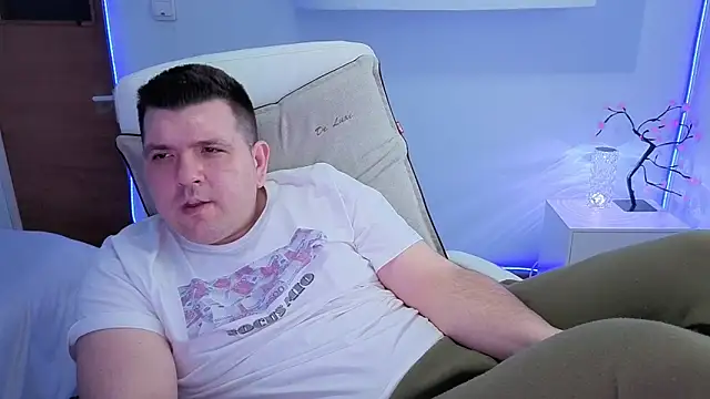 Snapshot of JasonJacks chatting on February 26, 1:32 pm JasonJacks online show from February 26, 1:32 pm