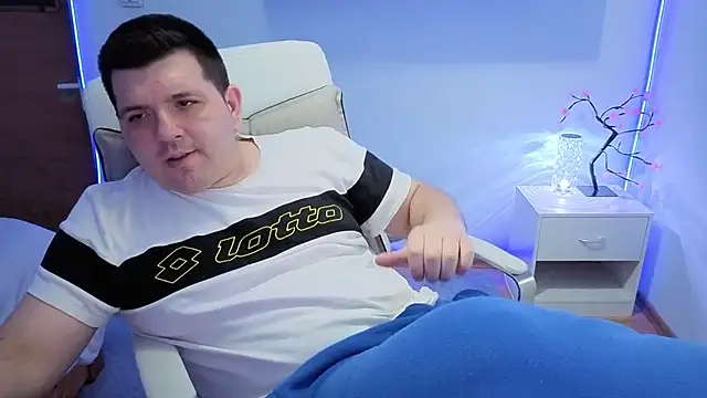 Snapshot of JasonJacks chatting on April 3, 6:44 am JasonJacks online show from April 3, 6:44 am