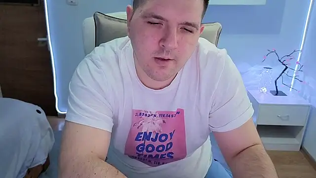 Snapshot of JasonJacks chatting on April 13, 5:46 am JasonJacks online show from April 13, 5:46 am