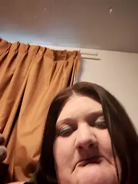 Snapshot of chrissybear84 chatting on January 7, 11:03 pm chrissybear84 online show from January 7, 11:03 pm