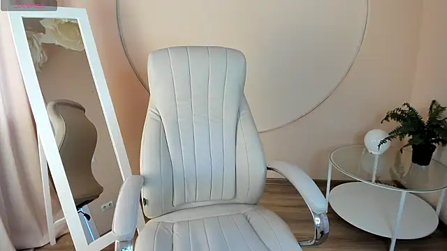 DarkErica online show from March 4, 1:50 pm