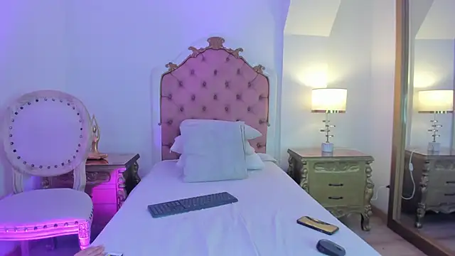 rebeca watsson online show from October 28, 11:47 am