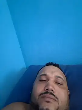 Snapshot of alexjs84 chatting on December 22, 4:06 am alexjs84 online show from December 22, 4:06 am