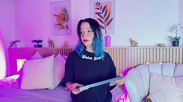 EmmaJhonnsson online show from February 14, 8:37 pm