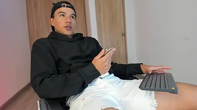 lucas wellx online show from June 5, 2:40 am