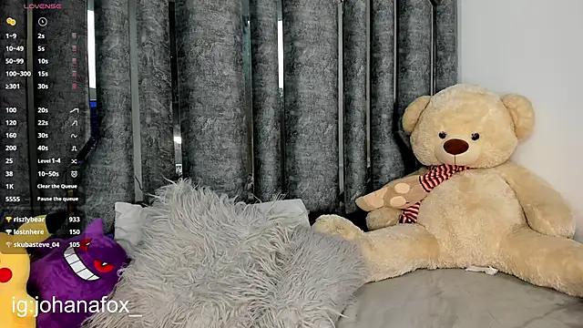 johanafox  online show from December 22, 11:22 am