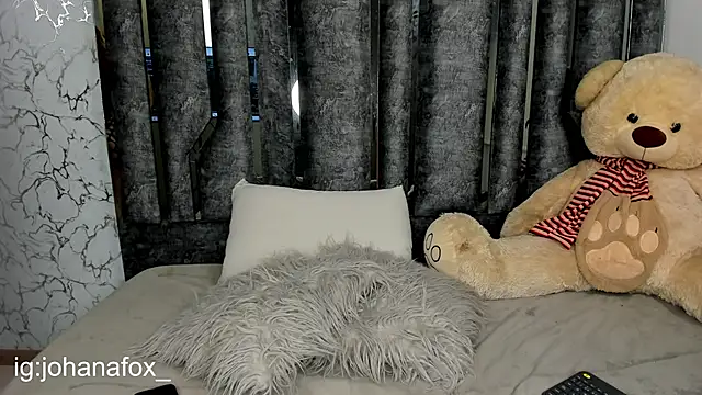 johanafox  online show from January 17, 6:04 am