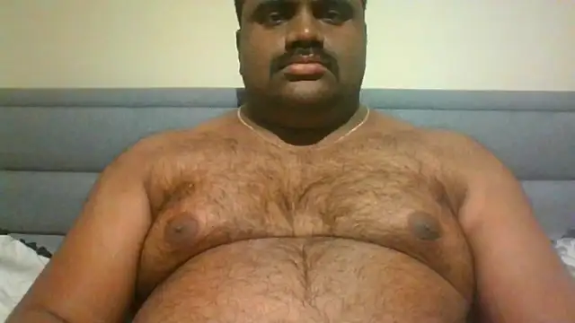 Snapshot of indianbearbot chatting on December 15, 8:25 pm indianbearbot online show from December 15, 8:25 pm