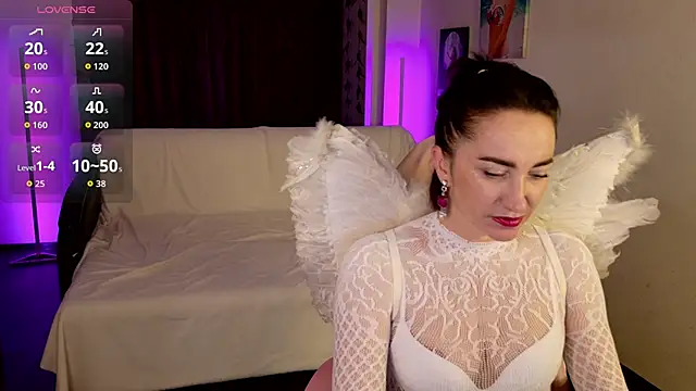 AnneHaddaway online show from December 18, 8:26 pm