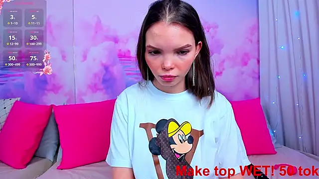 Curvy Dynamite  online show from January 27, 1:05 am