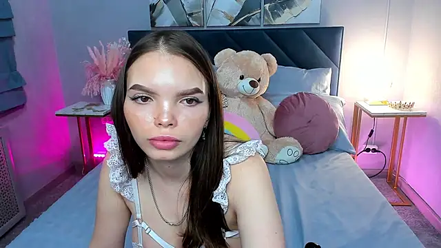 Curvy Dynamite  online show from September 26, 1:09 am