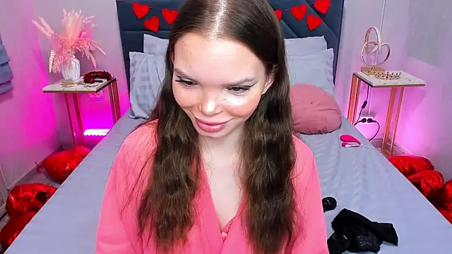 Curvy Dynamite  online show from February 18, 1:12 am