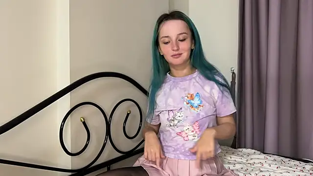 bumble bee online show from February 10, 7:38 pm