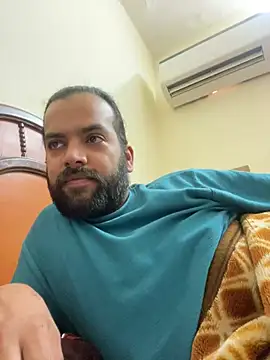 Snapshot of Arsh_Loves_Luv chatting on December 24, 9:06 am Arsh Loves Luv online show from December 24, 9:06 am