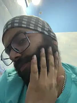 Snapshot of Arsh_Loves_Luv chatting on December 25, 4:54 pm Arsh Loves Luv online show from December 25, 4:54 pm