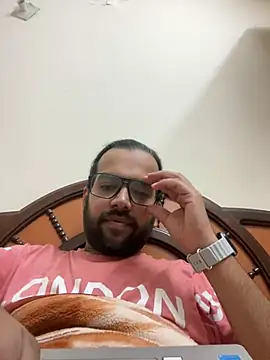 Snapshot of Arsh_Loves_Luv chatting on December 27, 6:42 pm Arsh Loves Luv online show from December 27, 6:42 pm