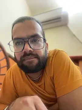 Snapshot of Arsh_Loves_Luv chatting on January 2, 12:02 am Arsh Loves Luv online show from January 2, 12:02 am