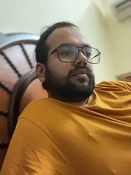 Snapshot of Arsh_Loves_Luv chatting on January 2, 10:26 am Arsh Loves Luv online show from January 2, 10:26 am