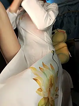 Snapshot of Lucy_limon chatting on January 7, 11:12 am Lucy limon online show from January 7, 11:12 am