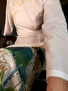 Snapshot of Lucy_limon chatting on February 2, 4:27 pm Lucy limon online show from February 2, 4:27 pm