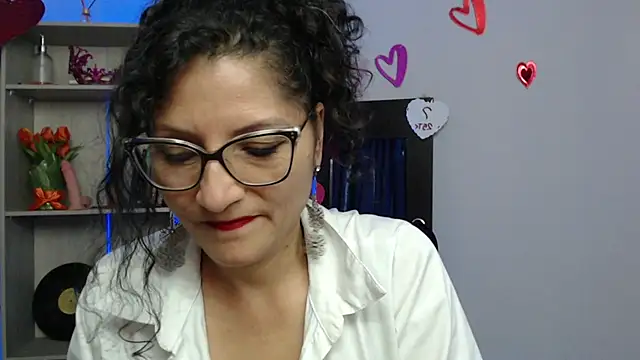 Snapshot of arianna_ros3 chatting on February 19, 10:09 pm arianna ros3 online show from February 19, 10:09 pm