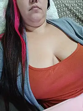 Snapshot of Paolaa_hoot chatting on July 5, 5:25 am Paolaa hoot online show from July 5, 5:25 am