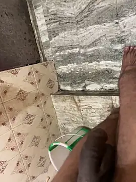 Snapshot of Indiancockmilk chatting on December 22, 12:05 pm Indiancockmilk online show from December 22, 12:05 pm