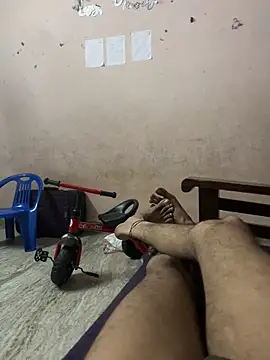 Snapshot of Indiancockmilk chatting on December 24, 4:51 pm Indiancockmilk online show from December 24, 4:51 pm