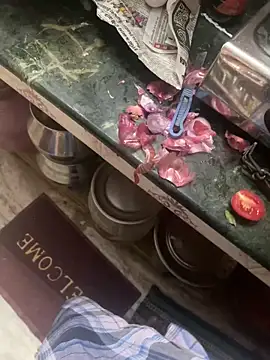 Snapshot of Indiancockmilk chatting on December 25, 3:49 pm Indiancockmilk online show from December 25, 3:49 pm