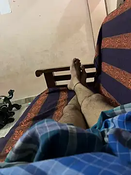 Snapshot of Indiancockmilk chatting on December 27, 3:59 pm Indiancockmilk online show from December 27, 3:59 pm