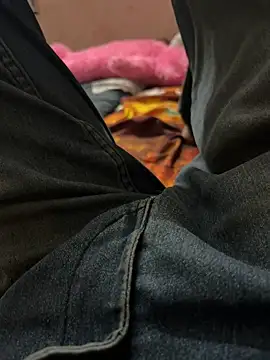 Snapshot of Indiancockmilk chatting on December 31, 2:47 pm Indiancockmilk online show from December 31, 2:47 pm