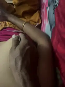 Snapshot of Indiancockmilk chatting on February 23, 6:34 pm Indiancockmilk online show from February 23, 6:34 pm