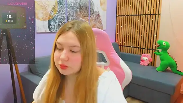Snapshot of Ellie_Wellie chatting on February 13, 2:09 pm Ellie Wellie online show from February 13, 2:09 pm