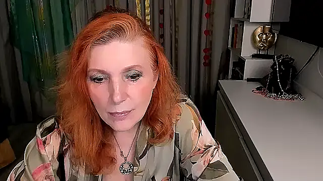 Snapshot of Fire-Fox-One chatting on February 11, 11:54 pm Fire-Fox-One online show from February 11, 11:54 pm