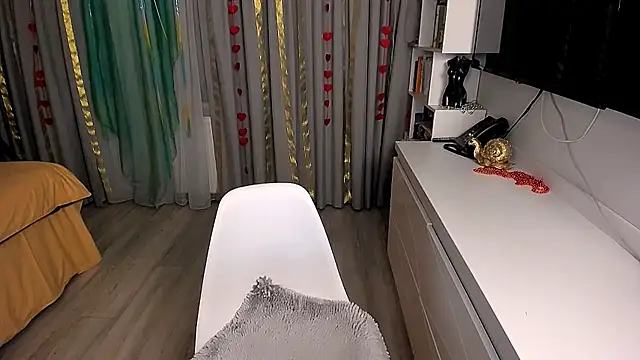 Snapshot of Fire-Fox-One chatting on March 21, 9:51 pm Fire-Fox-One online show from March 21, 9:51 pm