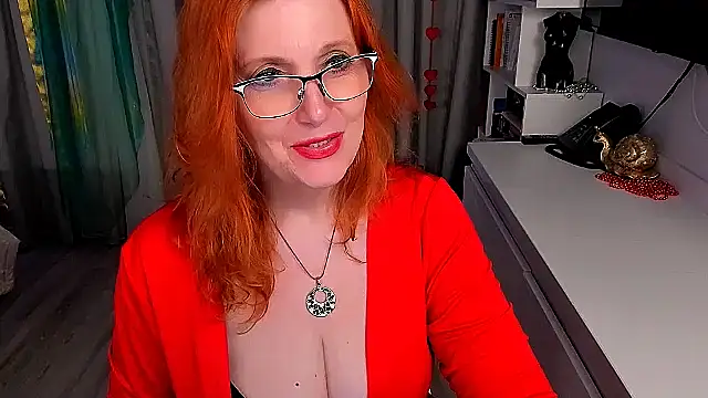 Snapshot of Fire-Fox-One chatting on April 5, 8:17 pm Fire-Fox-One online show from April 5, 8:17 pm