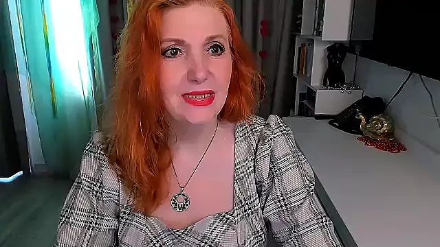 Snapshot of Fire-Fox-One chatting on April 6, 5:41 am Fire-Fox-One online show from April 6, 5:41 am