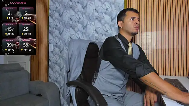 Hideintheoffice online show from November 25, 10:59 am