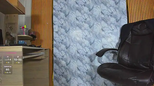 Hideintheoffice online show from August 1, 1:05 am