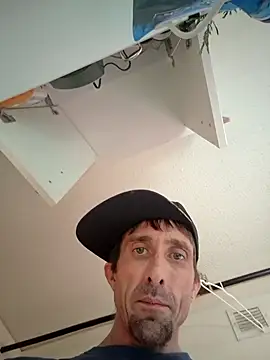 JuicyFuckinPussy online show from March 10, 8:36 pm