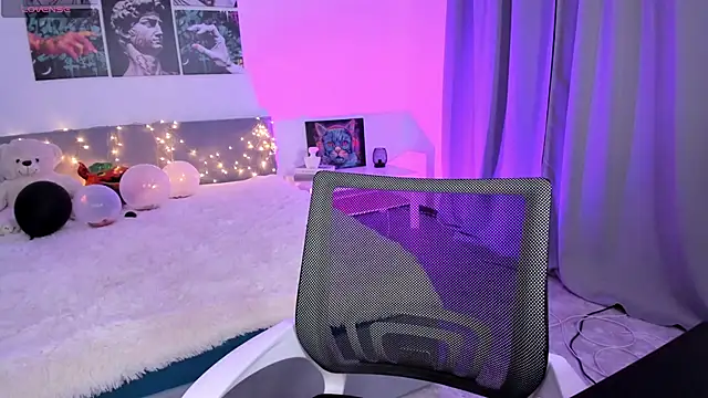 Lissa Meow  online show from November 20, 1:50 am