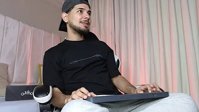 Samir bear online show from October 31, 12:39 pm