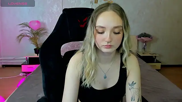 Cheryl  Brown online show from February 17, 4:42 am