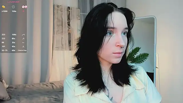 lilithlunna online show from November 13, 12:59 pm