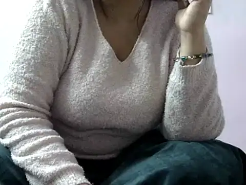 Housewife12 online show from January 18, 7:38 am