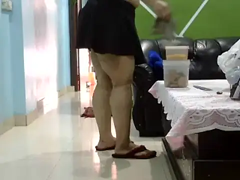 Housewife12 online show from February 5, 6:46 am